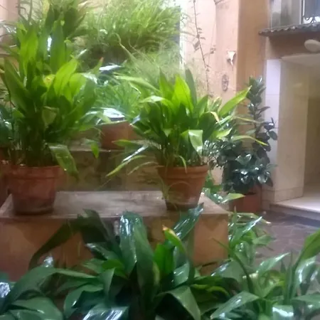 Bed and Breakfast 2 Be Colosseo 3*